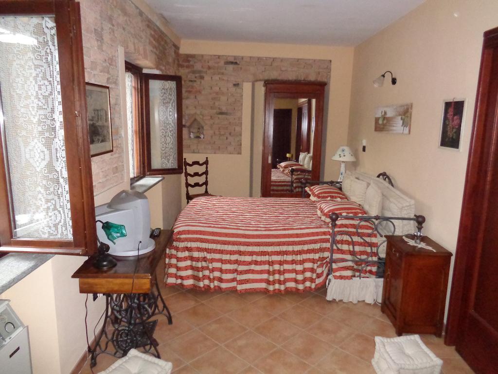 Gran Collina Villa San Damiano dʼAsti Стая снимка